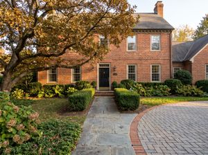 Front Yards & Driveways design ideas