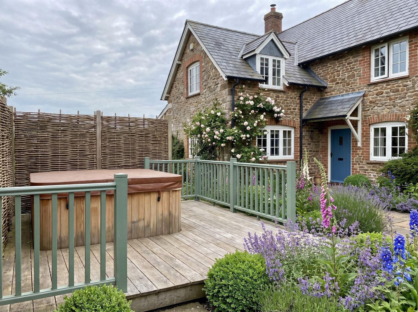 Hot Tub Deck beside Stone Cottage